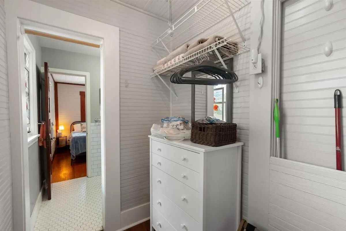 Vintage Cottage & Modern Touches 탬파 펜션