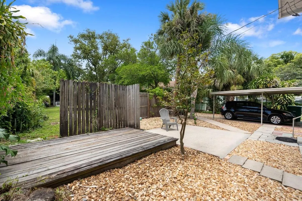 Vintage Cottage & Modern Touches Tampa
