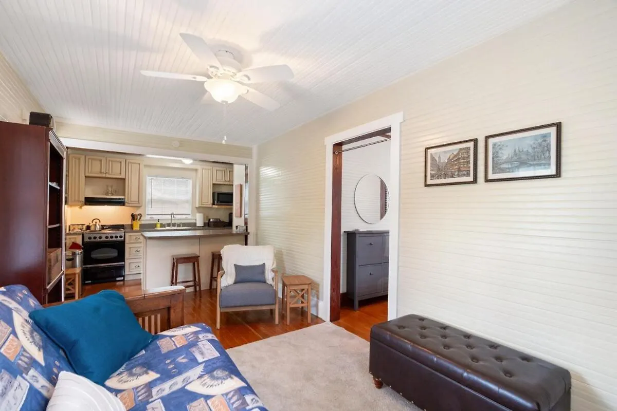 Vintage Cottage & Modern Touches Tampa 0*,